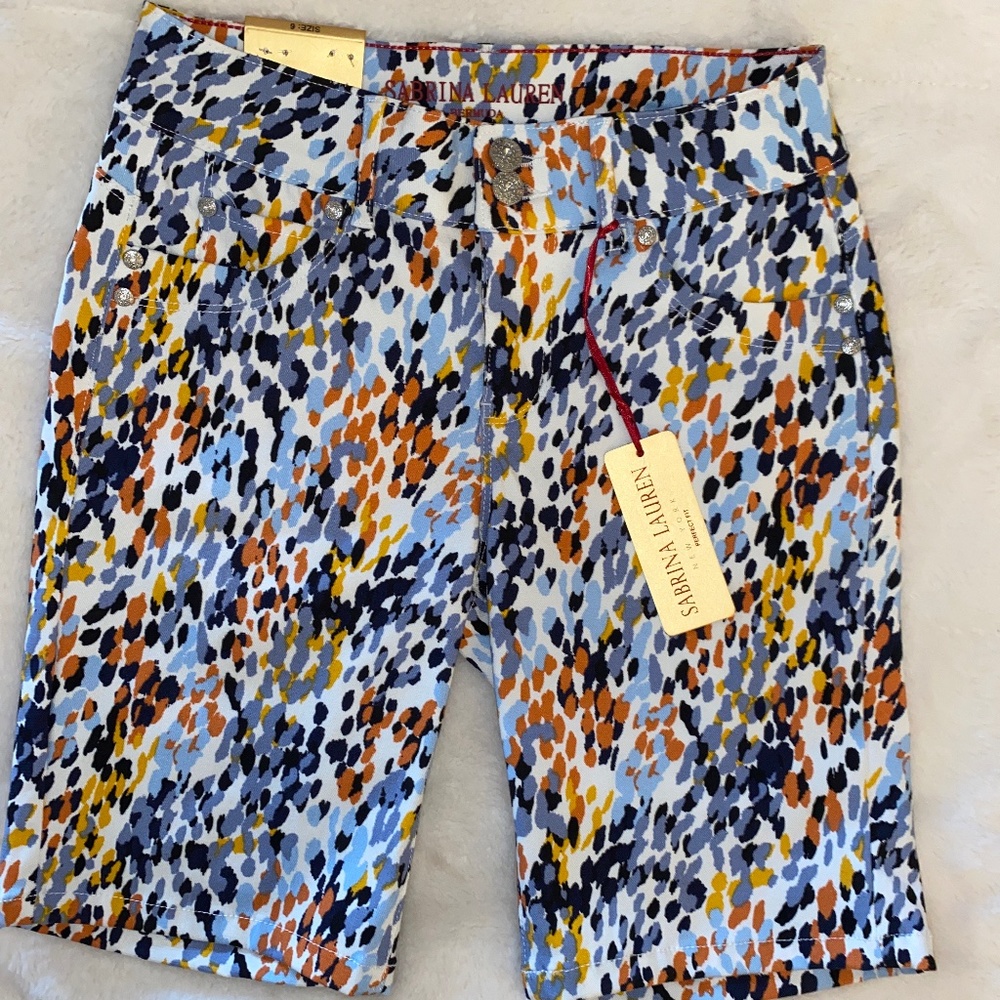Sabrina Lauren New York Short